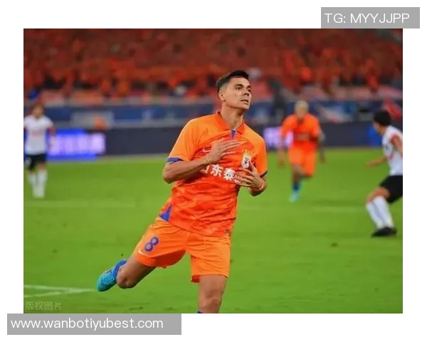 克雷桑身穿巴西9号球衣现场助威激情对决韩国队